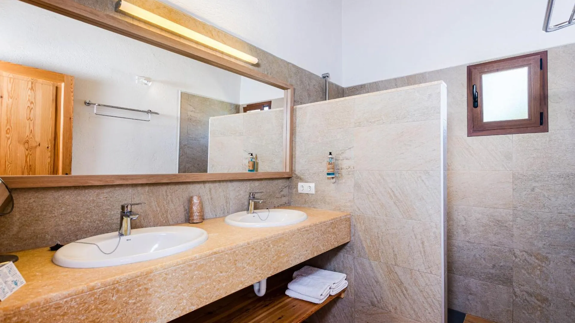 Yourhouse Agroturismo Can Porreti La Figuera للوريت دى فيستا أليجر